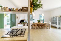 Cortile Del Sole_Küche & Esszimmer mit Kamin