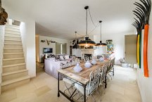 Trulli Matale_living room with dining table