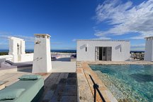 Masseria Petrarolo_roof top lounge with pool